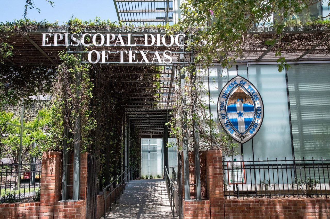 Texas Episcopal diocese says one of its priests has been detained by ICE